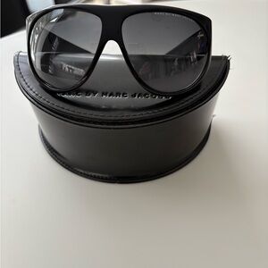 MARC BY MARC JACOBS BLACK/PINK AVIATOR SUNGLASSES 🖤 🩷